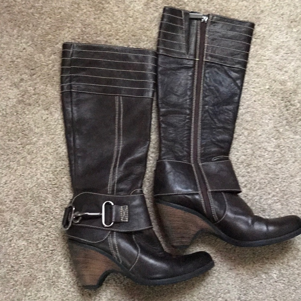 Brown boots